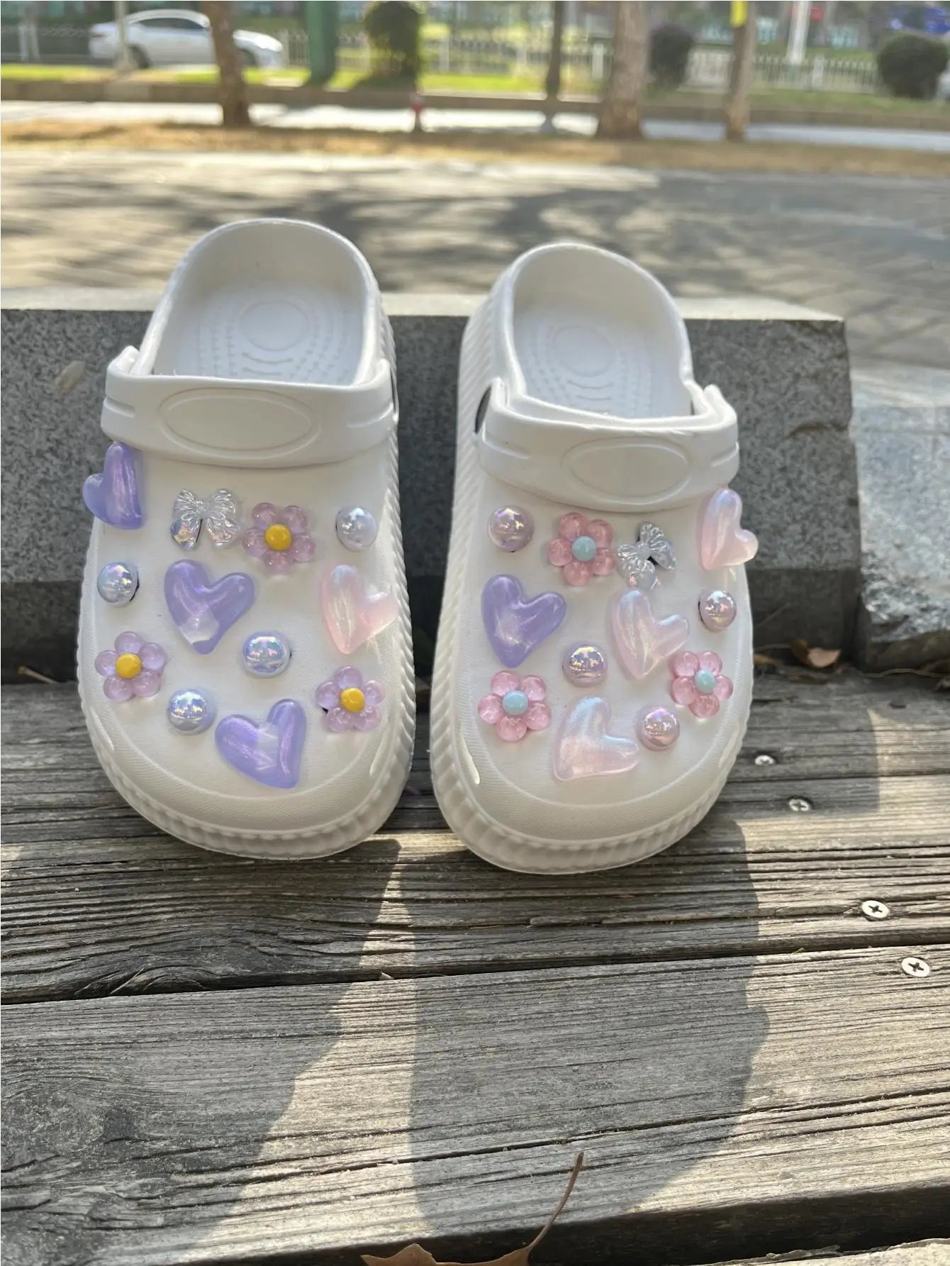 ❥ Set of 24 Cute Heart Shoe Charms with Flower Buckles for Garden Shoes