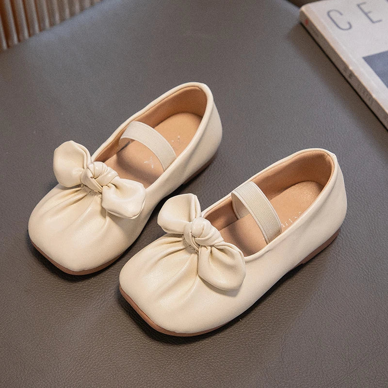 ✿2023 Autumn Baby Girls' Leather Shoes: Soft Sole, Simple Bow Princess Style✿